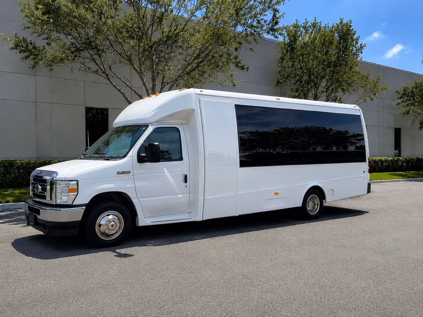 Tallahassee Airport Shuttle & Transportation party bus exterior
